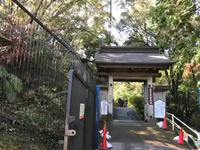 観音寺の山門・神門