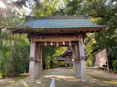 平濱八幡宮の山門・神門
