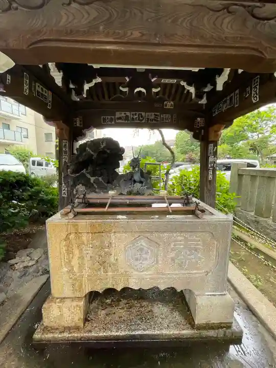 白山神社の手水舎