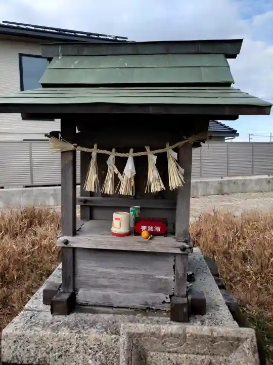 末広稲荷神社の{uncategorized: "未分類", other: "その他", undefined: "問題あり", building: "その他建物", grave: "お墓", sacred_gate: "鳥居", guardian: "狛犬", statue: "像", buddha: "仏像", history: "歴史", nature: "自然", garden: "庭園", animal: "動物", pagoda: "塔", temizu: "手水舎", mountain_gate: "山門・神門", sanctuary: "本殿・本堂", subordinate: "末社・摂社", art: "芸術", scenery: "景色", jizo: "地蔵", ema: "絵馬", goshuin: "御朱印", omikuji: "おみくじ", items: "授与品その他", amulet: "お守り", goshuincho: "御朱印帳", eats: "食事", festival: "お祭り", votive_dance: "神楽", shichigosan: "七五三参", wedding: "結婚式", experience: "体験その他", initially: "初詣", around: "周辺", anti_infection: "感染症対策"}