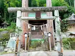 諏訪神社の鳥居