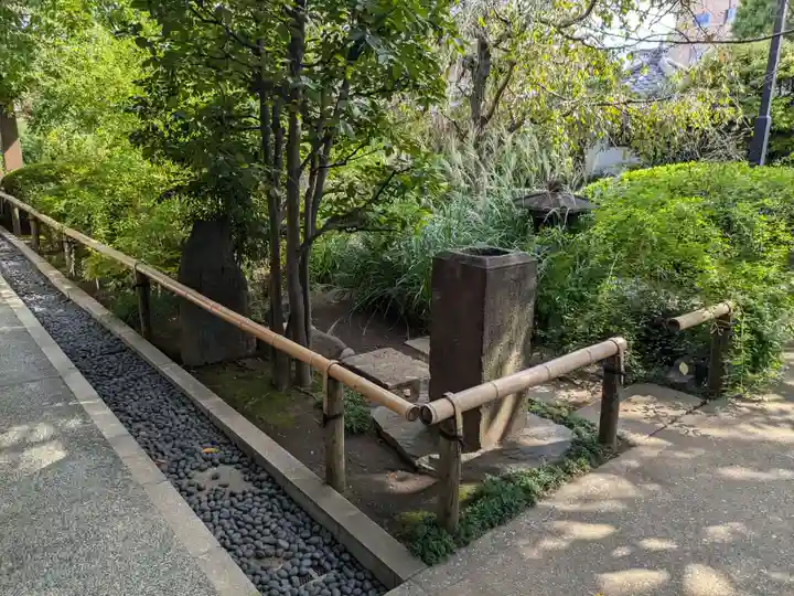 龍眼寺(萩寺)(東京都)