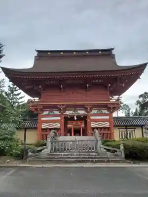 美濃國一宮　南宮大社の山門・神門