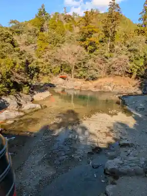 丹生川上神社（中社）の{uncategorized: "未分類", other: "その他", undefined: "問題あり", building: "その他建物", grave: "お墓", sacred_gate: "鳥居", guardian: "狛犬", statue: "像", buddha: "仏像", history: "歴史", nature: "自然", garden: "庭園", animal: "動物", pagoda: "塔", temizu: "手水舎", mountain_gate: "山門・神門", sanctuary: "本殿・本堂", subordinate: "末社・摂社", art: "芸術", scenery: "景色", jizo: "地蔵", ema: "絵馬", goshuin: "御朱印", omikuji: "おみくじ", items: "授与品その他", amulet: "お守り", goshuincho: "御朱印帳", eats: "食事", festival: "お祭り", votive_dance: "神楽", shichigosan: "七五三参", wedding: "結婚式", experience: "体験その他", initially: "初詣", around: "周辺", anti_infection: "感染症対策"}