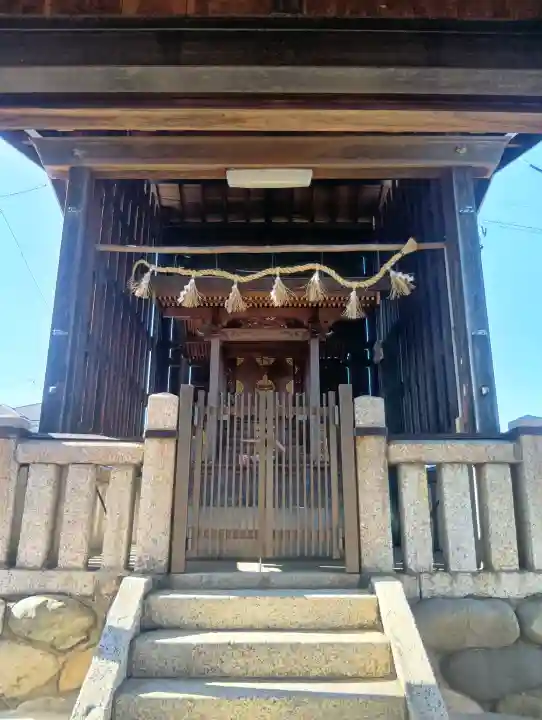 八幡神社の{uncategorized: "未分類", other: "その他", undefined: "問題あり", building: "その他建物", grave: "お墓", sacred_gate: "鳥居", guardian: "狛犬", statue: "像", buddha: "仏像", history: "歴史", nature: "自然", garden: "庭園", animal: "動物", pagoda: "塔", temizu: "手水舎", mountain_gate: "山門・神門", sanctuary: "本殿・本堂", subordinate: "末社・摂社", art: "芸術", scenery: "景色", jizo: "地蔵", ema: "絵馬", goshuin: "御朱印", omikuji: "おみくじ", items: "授与品その他", amulet: "お守り", goshuincho: "御朱印帳", eats: "食事", festival: "お祭り", votive_dance: "神楽", shichigosan: "七五三参", wedding: "結婚式", experience: "体験その他", initially: "初詣", around: "周辺", anti_infection: "感染症対策"}