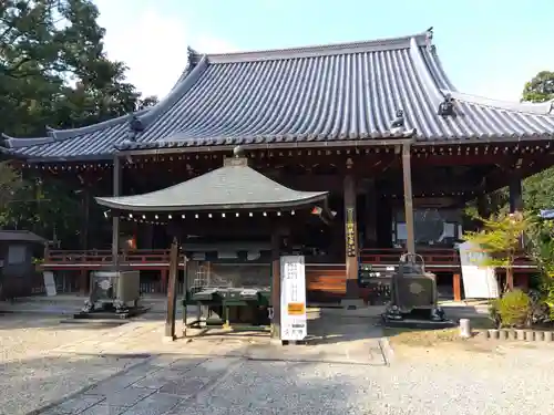 久米寺の本殿・本堂