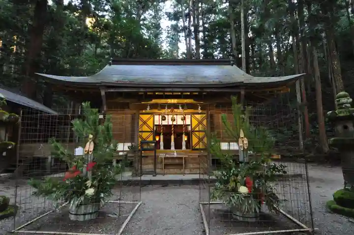 室生龍穴神社の本殿・本堂