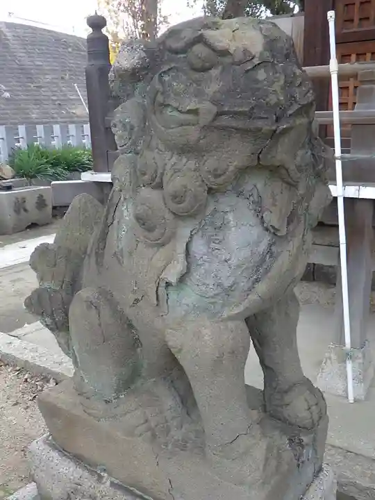 鼻川神社の狛犬