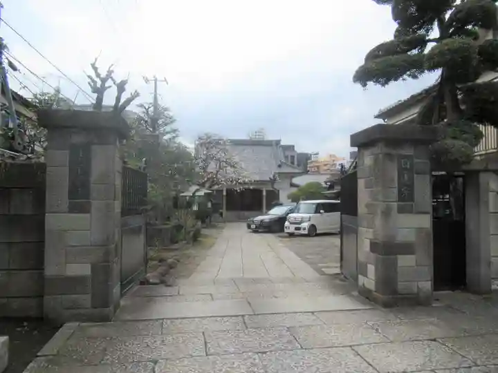 法善寺の山門・神門