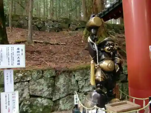 日光二荒山神社の像