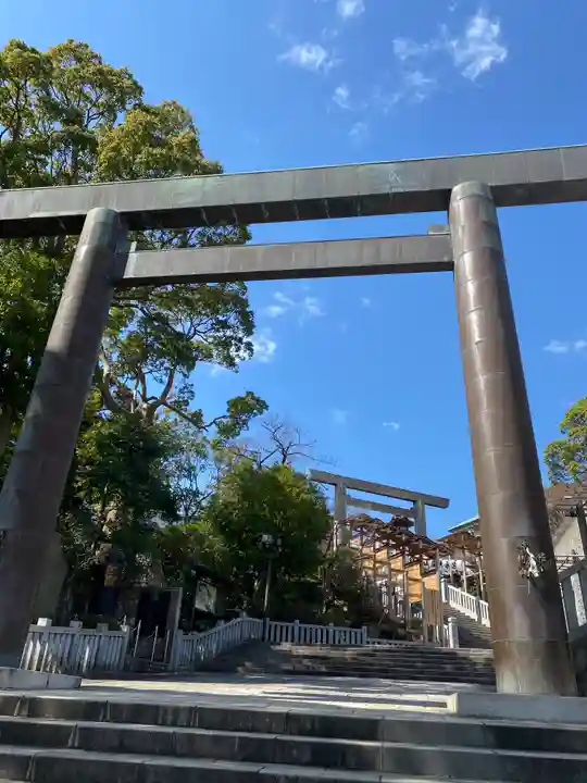 伊勢山皇大神宮の鳥居
