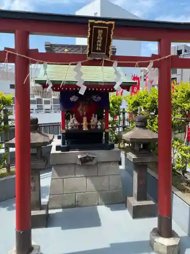 朝日稲荷神社の鳥居