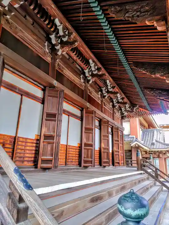 西生寺の本殿・本堂