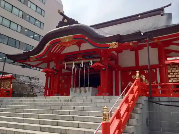 花園神社の本殿・本堂
