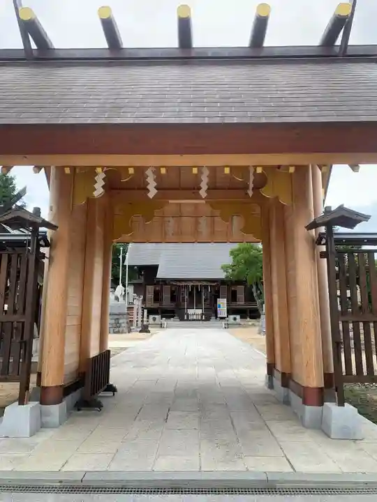 西根神社の山門・神門