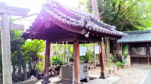 白山社の手水舎