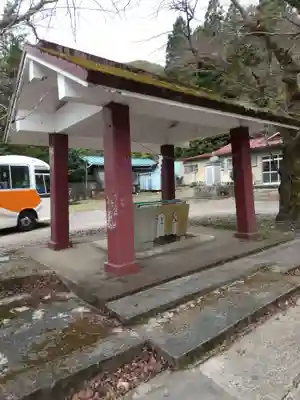 藤原町護国神社の手水舎