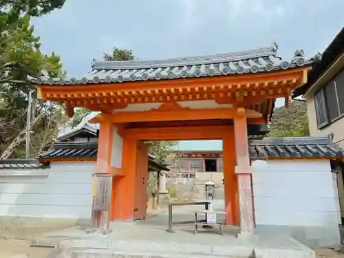 太山寺の山門