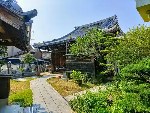 光照寺の本殿・本堂