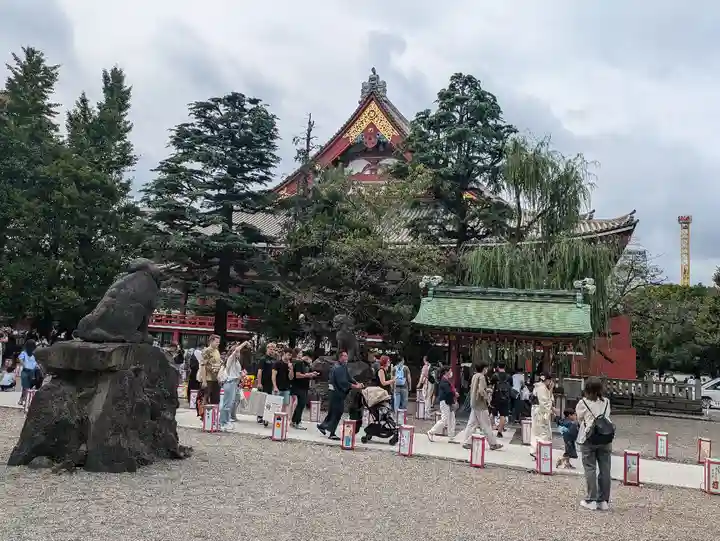 浅草神社の庭園