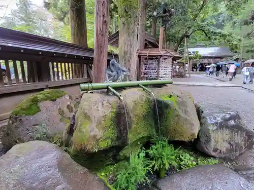 諏訪大社の手水舎