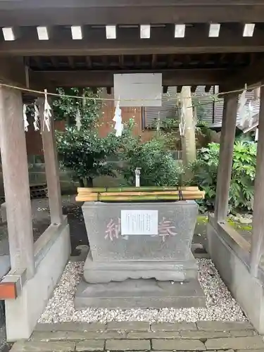 母智丘神社の手水舎