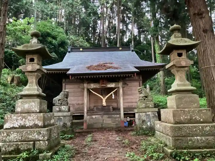 剱神社の{uncategorized: "未分類", other: "その他", undefined: "問題あり", building: "その他建物", grave: "お墓", sacred_gate: "鳥居", guardian: "狛犬", statue: "像", buddha: "仏像", history: "歴史", nature: "自然", garden: "庭園", animal: "動物", pagoda: "塔", temizu: "手水舎", mountain_gate: "山門・神門", sanctuary: "本殿・本堂", subordinate: "末社・摂社", art: "芸術", scenery: "景色", jizo: "地蔵", ema: "絵馬", goshuin: "御朱印", omikuji: "おみくじ", items: "授与品その他", amulet: "お守り", goshuincho: "御朱印帳", eats: "食事", festival: "お祭り", votive_dance: "神楽", shichigosan: "七五三参", wedding: "結婚式", experience: "体験その他", initially: "初詣", around: "周辺", anti_infection: "感染症対策"}