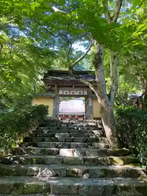 寂光院の山門・神門