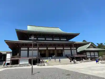 成田山新勝寺の本殿・本堂
