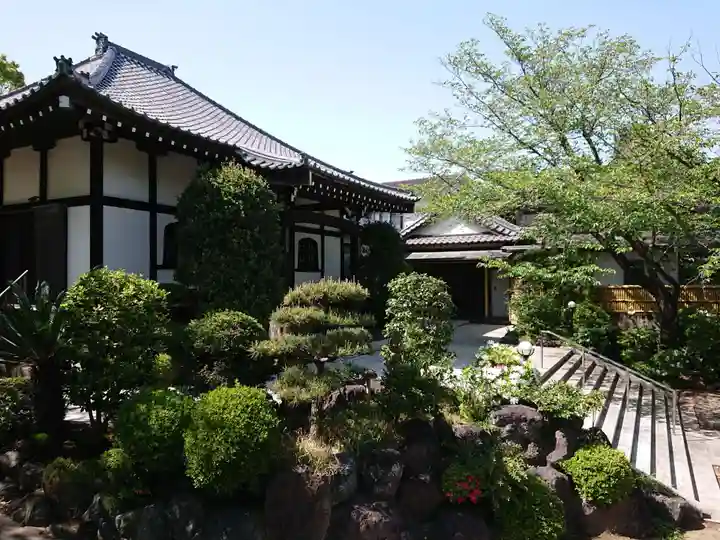 泉秋寺の本殿・本堂