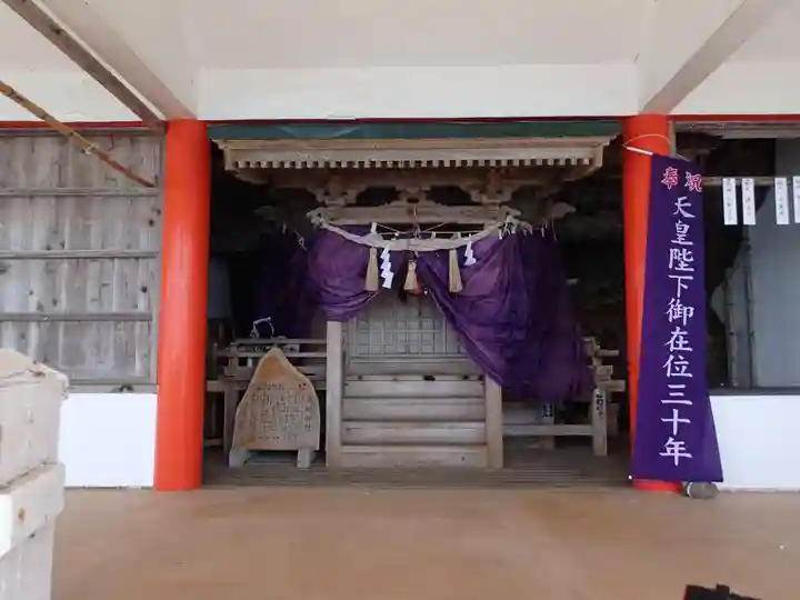 粟嶋社の本殿・本堂