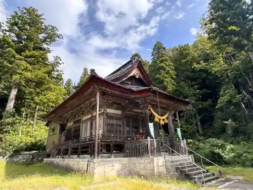 二上射水神社の本殿