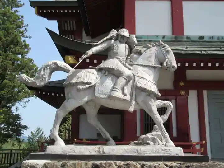武蔵御嶽神社の像