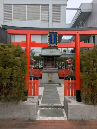 磐船稲荷大明神の{uncategorized: "未分類", other: "その他", undefined: "問題あり", building: "その他建物", grave: "お墓", sacred_gate: "鳥居", guardian: "狛犬", statue: "像", buddha: "仏像", history: "歴史", nature: "自然", garden: "庭園", animal: "動物", pagoda: "塔", temizu: "手水舎", mountain_gate: "山門・神門", sanctuary: "本殿・本堂", subordinate: "末社・摂社", art: "芸術", scenery: "景色", jizo: "地蔵", ema: "絵馬", goshuin: "御朱印", omikuji: "おみくじ", items: "授与品その他", amulet: "お守り", goshuincho: "御朱印帳", eats: "食事", festival: "お祭り", votive_dance: "神楽", shichigosan: "七五三参", wedding: "結婚式", experience: "体験その他", initially: "初詣", around: "周辺", anti_infection: "感染症対策"}