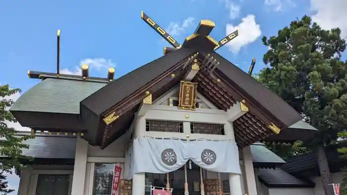 烈々布神社の本殿