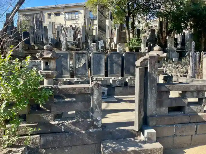 大泉寺の{uncategorized: "未分類", other: "その他", undefined: "問題あり", building: "その他建物", grave: "お墓", sacred_gate: "鳥居", guardian: "狛犬", statue: "像", buddha: "仏像", history: "歴史", nature: "自然", garden: "庭園", animal: "動物", pagoda: "塔", temizu: "手水舎", mountain_gate: "山門・神門", sanctuary: "本殿・本堂", subordinate: "末社・摂社", art: "芸術", scenery: "景色", jizo: "地蔵", ema: "絵馬", goshuin: "御朱印", omikuji: "おみくじ", items: "授与品その他", amulet: "お守り", goshuincho: "御朱印帳", eats: "食事", festival: "お祭り", votive_dance: "神楽", shichigosan: "七五三参", wedding: "結婚式", experience: "体験その他", initially: "初詣", around: "周辺", anti_infection: "感染症対策"}