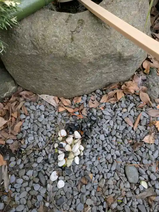 湯倉神社の{uncategorized: "未分類", other: "その他", undefined: "問題あり", building: "その他建物", grave: "お墓", sacred_gate: "鳥居", guardian: "狛犬", statue: "像", buddha: "仏像", history: "歴史", nature: "自然", garden: "庭園", animal: "動物", pagoda: "塔", temizu: "手水舎", mountain_gate: "山門・神門", sanctuary: "本殿・本堂", subordinate: "末社・摂社", art: "芸術", scenery: "景色", jizo: "地蔵", ema: "絵馬", goshuin: "御朱印", omikuji: "おみくじ", items: "授与品その他", amulet: "お守り", goshuincho: "御朱印帳", eats: "食事", festival: "お祭り", votive_dance: "神楽", shichigosan: "七五三参", wedding: "結婚式", experience: "体験その他", initially: "初詣", around: "周辺", anti_infection: "感染症対策"}