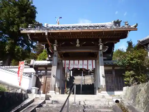 常福寺の山門