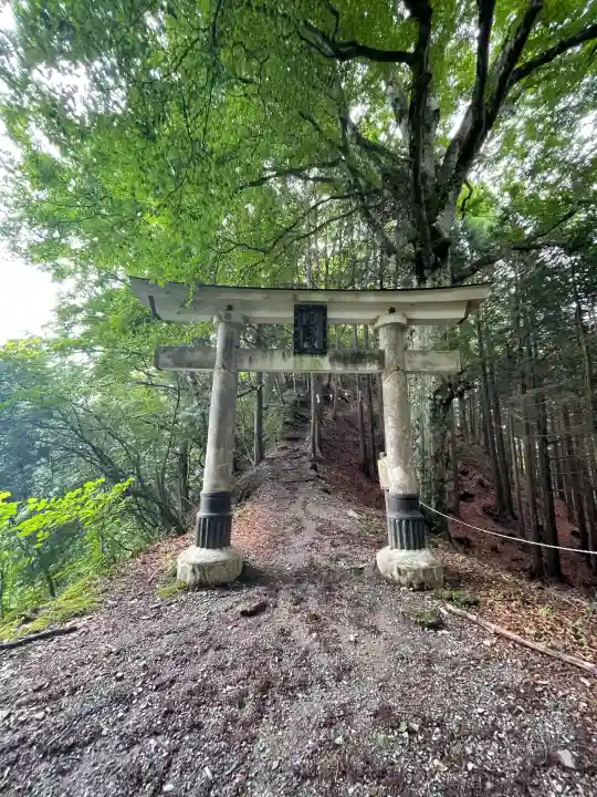 三峯神社奥宮(埼玉県)