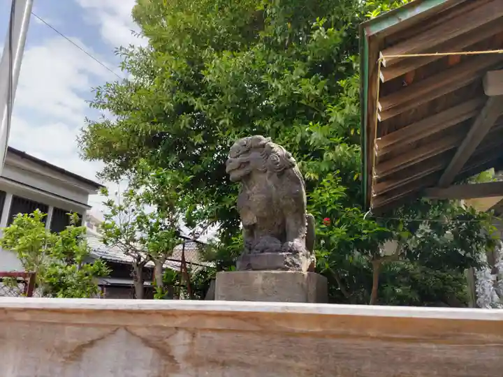 石川町諏訪神社の狛犬