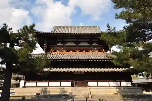 法隆寺の本殿・本堂