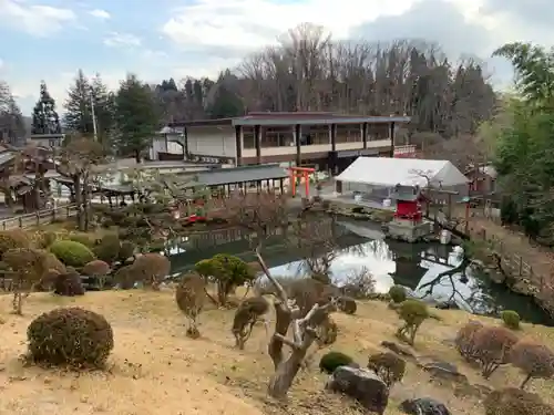 榊山稲荷神社の庭園