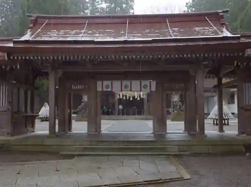 白山比咩神社の山門・神門