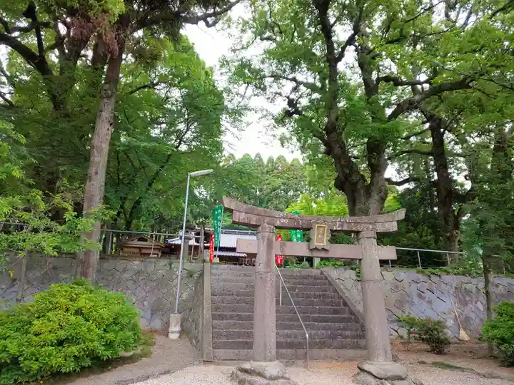 男女神社の鳥居