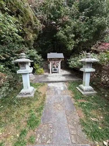 阿須賀神社の{uncategorized: "未分類", other: "その他", undefined: "問題あり", building: "その他建物", grave: "お墓", sacred_gate: "鳥居", guardian: "狛犬", statue: "像", buddha: "仏像", history: "歴史", nature: "自然", garden: "庭園", animal: "動物", pagoda: "塔", temizu: "手水舎", mountain_gate: "山門・神門", sanctuary: "本殿・本堂", subordinate: "末社・摂社", art: "芸術", scenery: "景色", jizo: "地蔵", ema: "絵馬", goshuin: "御朱印", omikuji: "おみくじ", items: "授与品その他", amulet: "お守り", goshuincho: "御朱印帳", eats: "食事", festival: "お祭り", votive_dance: "神楽", shichigosan: "七五三参", wedding: "結婚式", experience: "体験その他", initially: "初詣", around: "周辺", anti_infection: "感染症対策"}