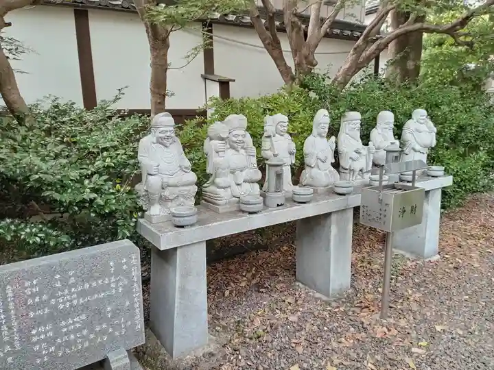 行願寺(革堂)の像