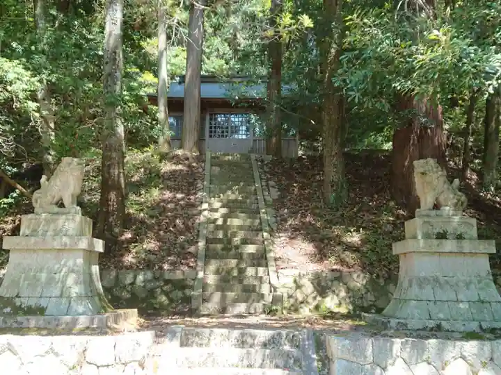 白鳥神社の狛犬
