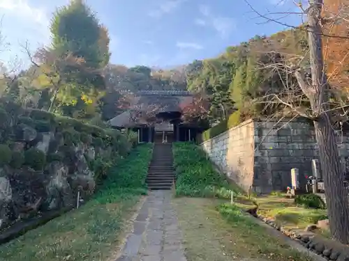 横浜　西方寺の山門