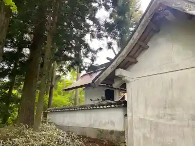 葛城山神社の{uncategorized: "未分類", other: "その他", undefined: "問題あり", building: "その他建物", grave: "お墓", sacred_gate: "鳥居", guardian: "狛犬", statue: "像", buddha: "仏像", history: "歴史", nature: "自然", garden: "庭園", animal: "動物", pagoda: "塔", temizu: "手水舎", mountain_gate: "山門・神門", sanctuary: "本殿・本堂", subordinate: "末社・摂社", art: "芸術", scenery: "景色", jizo: "地蔵", ema: "絵馬", goshuin: "御朱印", omikuji: "おみくじ", items: "授与品その他", amulet: "お守り", goshuincho: "御朱印帳", eats: "食事", festival: "お祭り", votive_dance: "神楽", shichigosan: "七五三参", wedding: "結婚式", experience: "体験その他", initially: "初詣", around: "周辺", anti_infection: "感染症対策"}