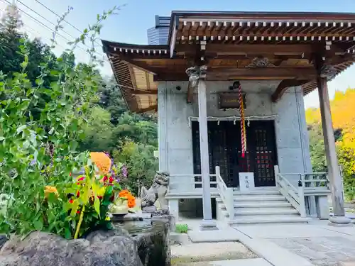 妙龍神社の本殿